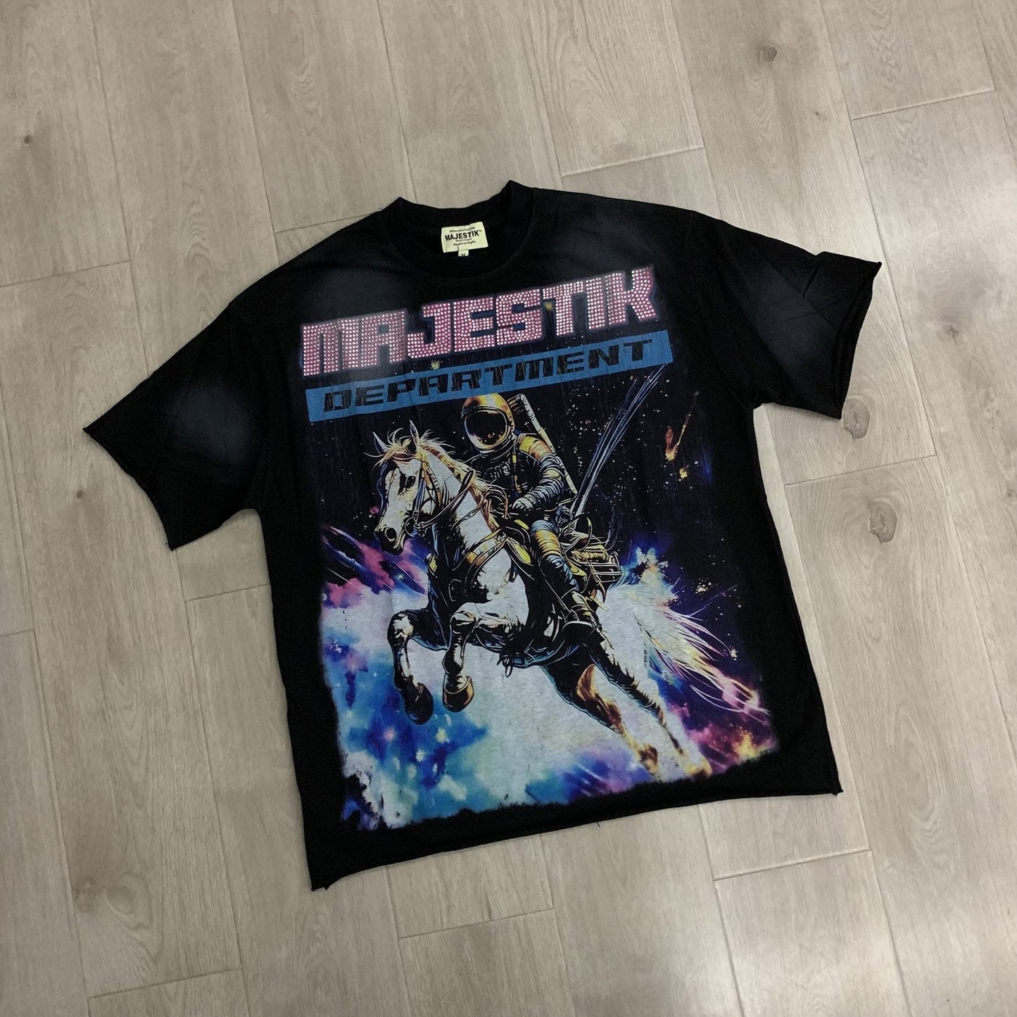 MAJESTIK Astronaut Horse Graphic T-Shirt ¡ª front